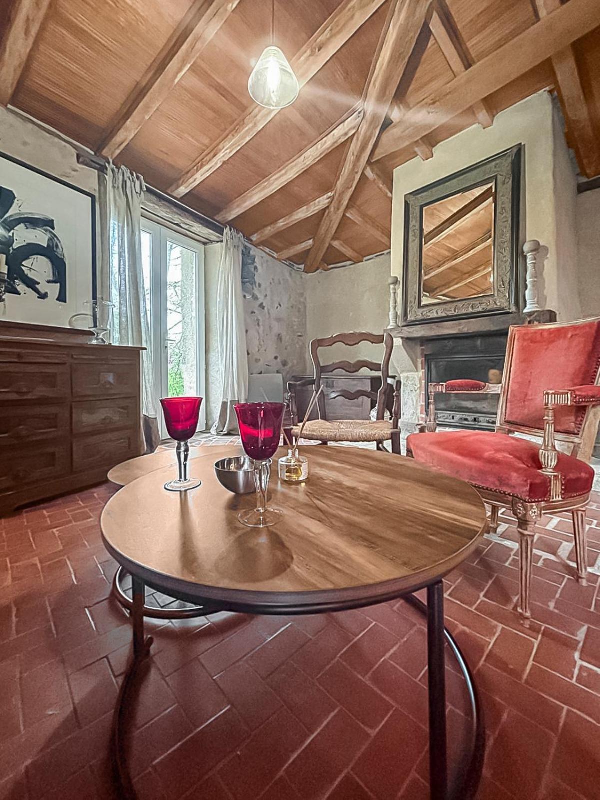 Le Clos Des Ecorcins - Terrasse - Parking Prive Saint-Amand-sur-Sevre ภายนอก รูปภาพ