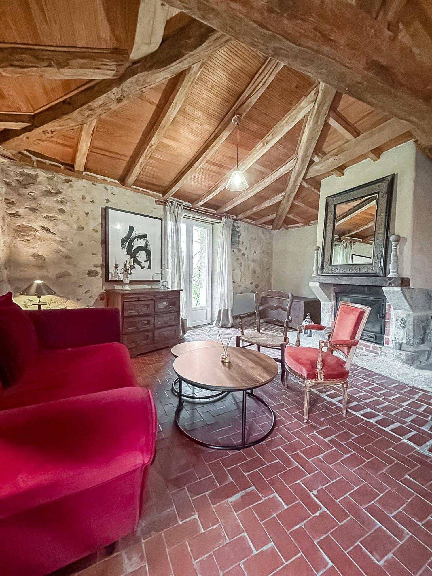 Le Clos Des Ecorcins - Terrasse - Parking Prive Saint-Amand-sur-Sevre ภายนอก รูปภาพ