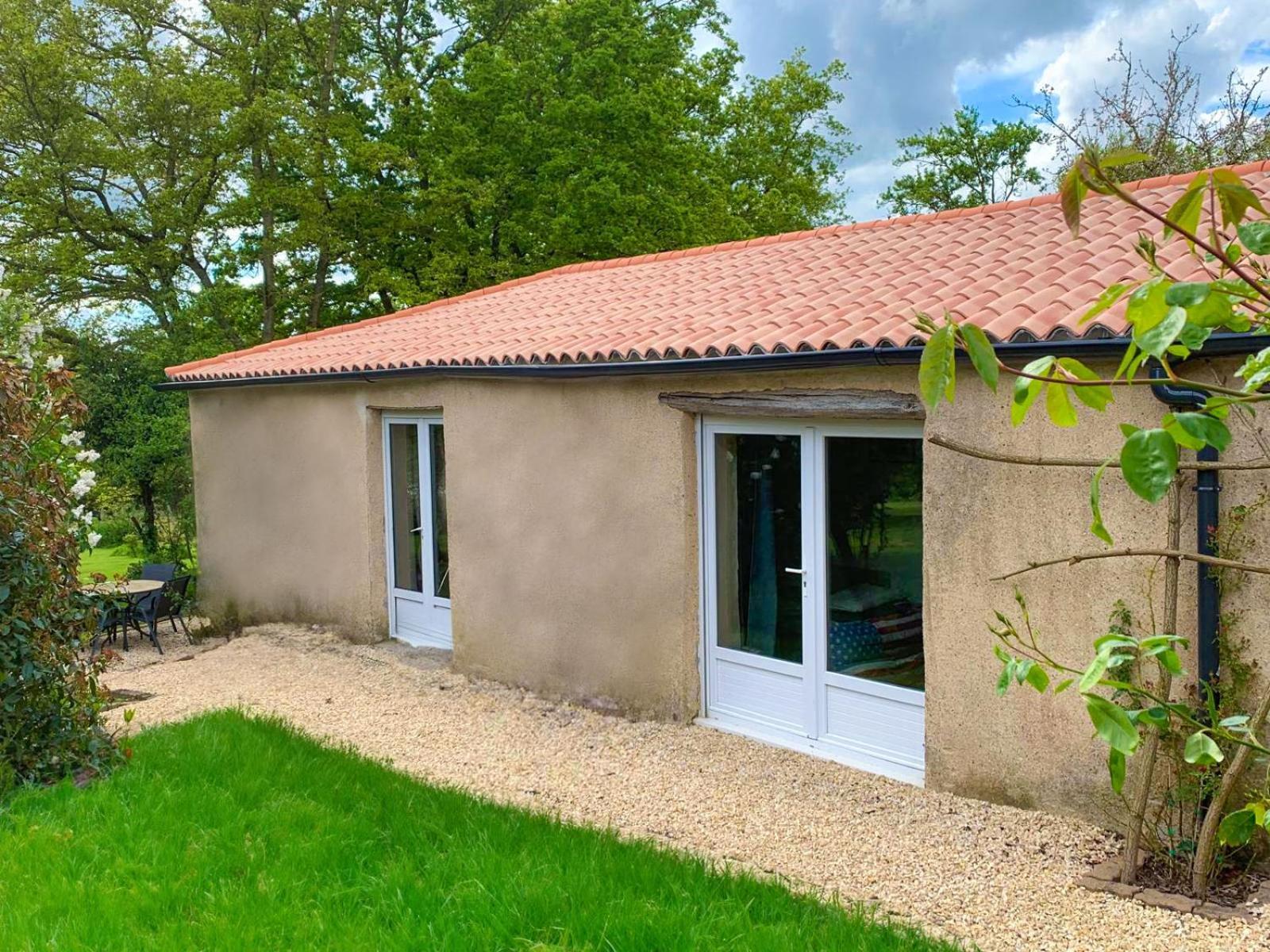 Le Clos Des Ecorcins - Terrasse - Parking Prive Saint-Amand-sur-Sevre ภายนอก รูปภาพ
