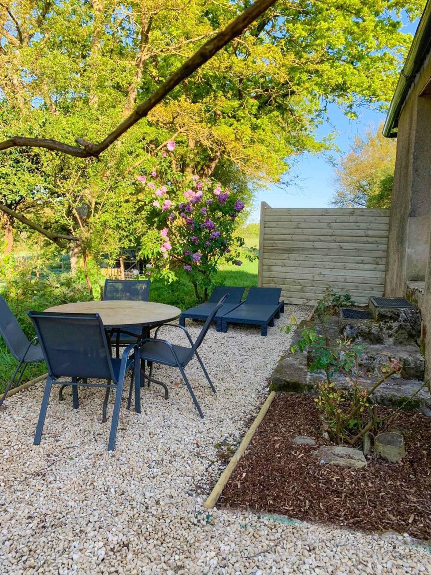 Le Clos Des Ecorcins - Terrasse - Parking Prive Saint-Amand-sur-Sevre ภายนอก รูปภาพ
