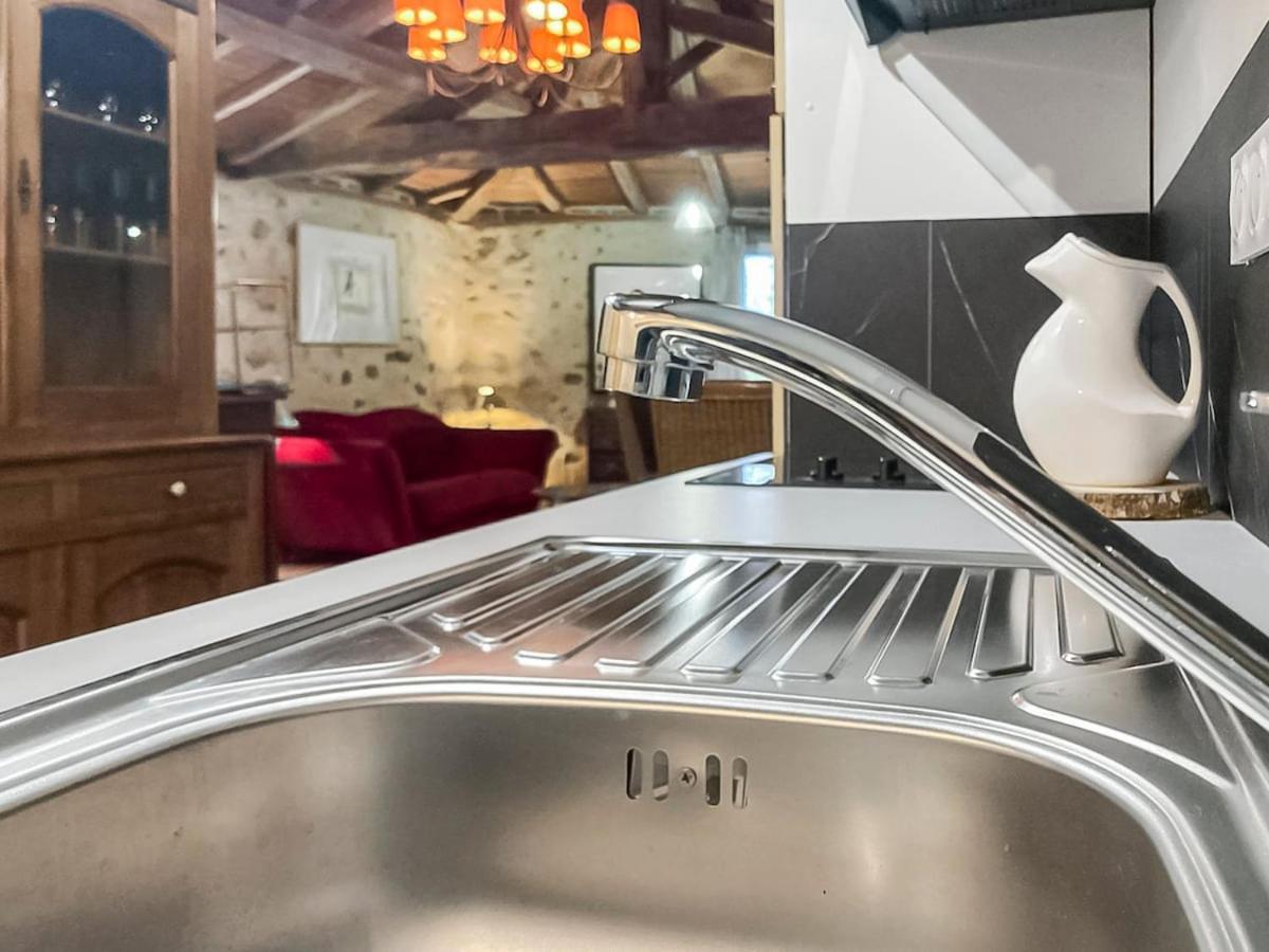 Le Clos Des Ecorcins - Terrasse - Parking Prive Saint-Amand-sur-Sevre ภายนอก รูปภาพ